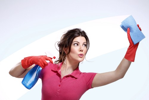 End of tenancy cleaning in a London property before move-out